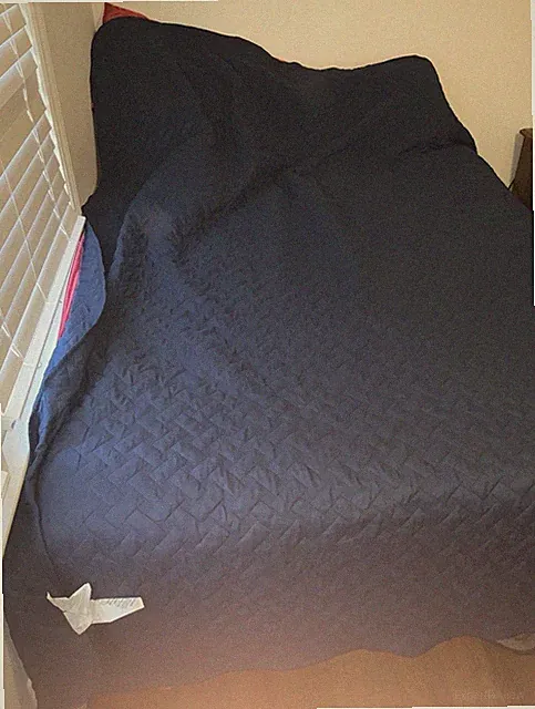 Bedsure Queen Quilt Bedding Cover - Lightweight Summer Quilt Navy Blue, 90x96”