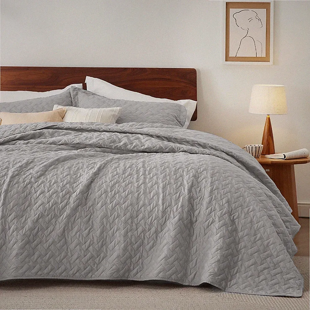 Bedsure Quilts Queen Size - Lightweight (90" X 96"), 10 - Light Grey