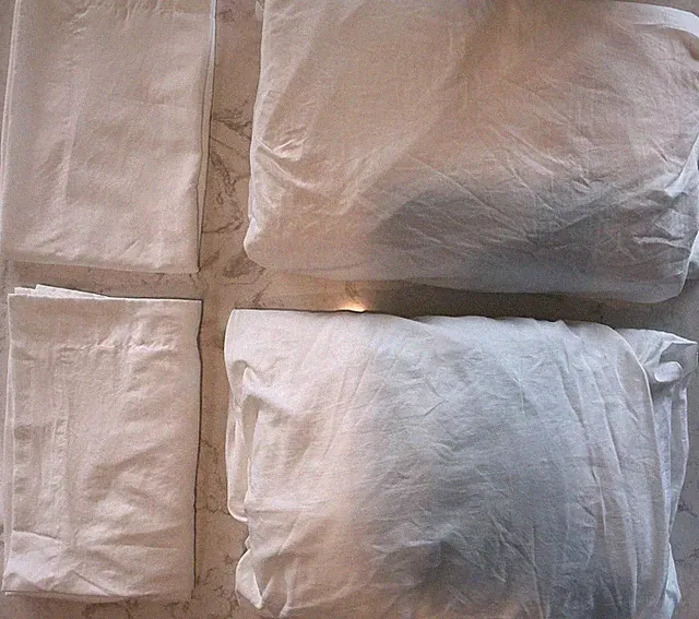 Two Twin XL Duvet Covers Bed sure Shams Zippers White Lot of 4 Pieces Dorm